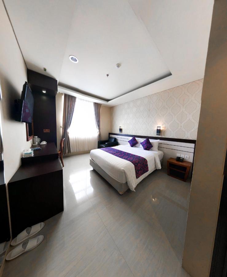Grand Madani Hotel Mataram Esterno foto