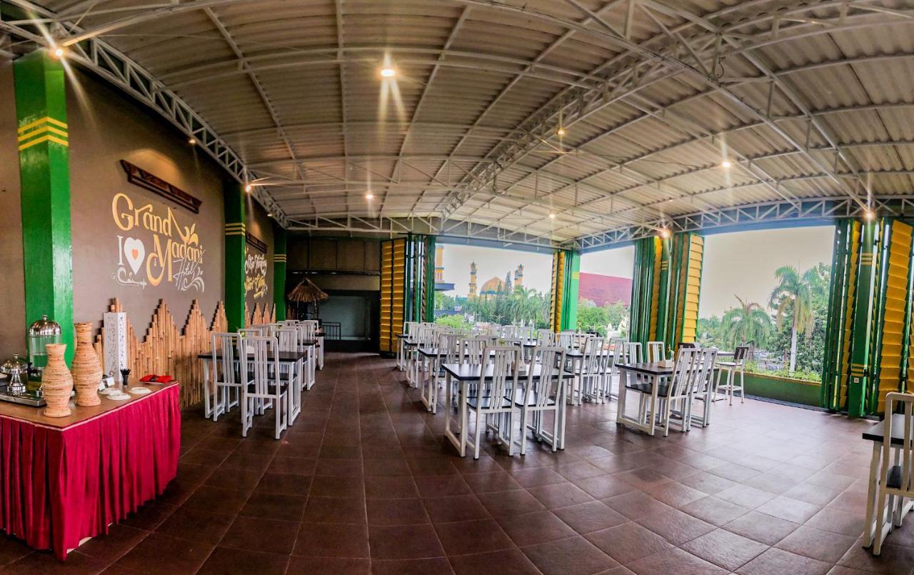 Grand Madani Hotel Mataram Esterno foto