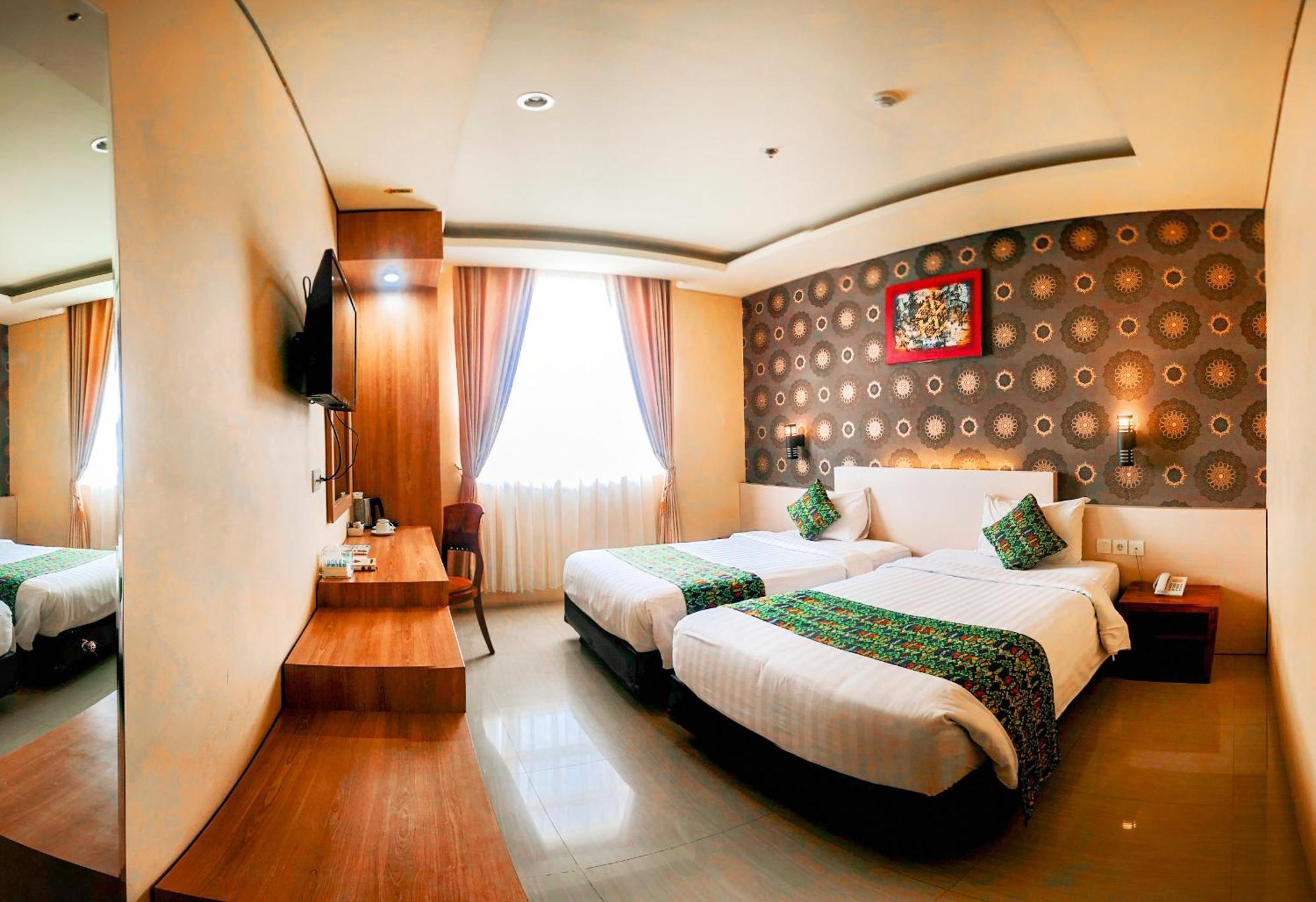 Grand Madani Hotel Mataram Esterno foto