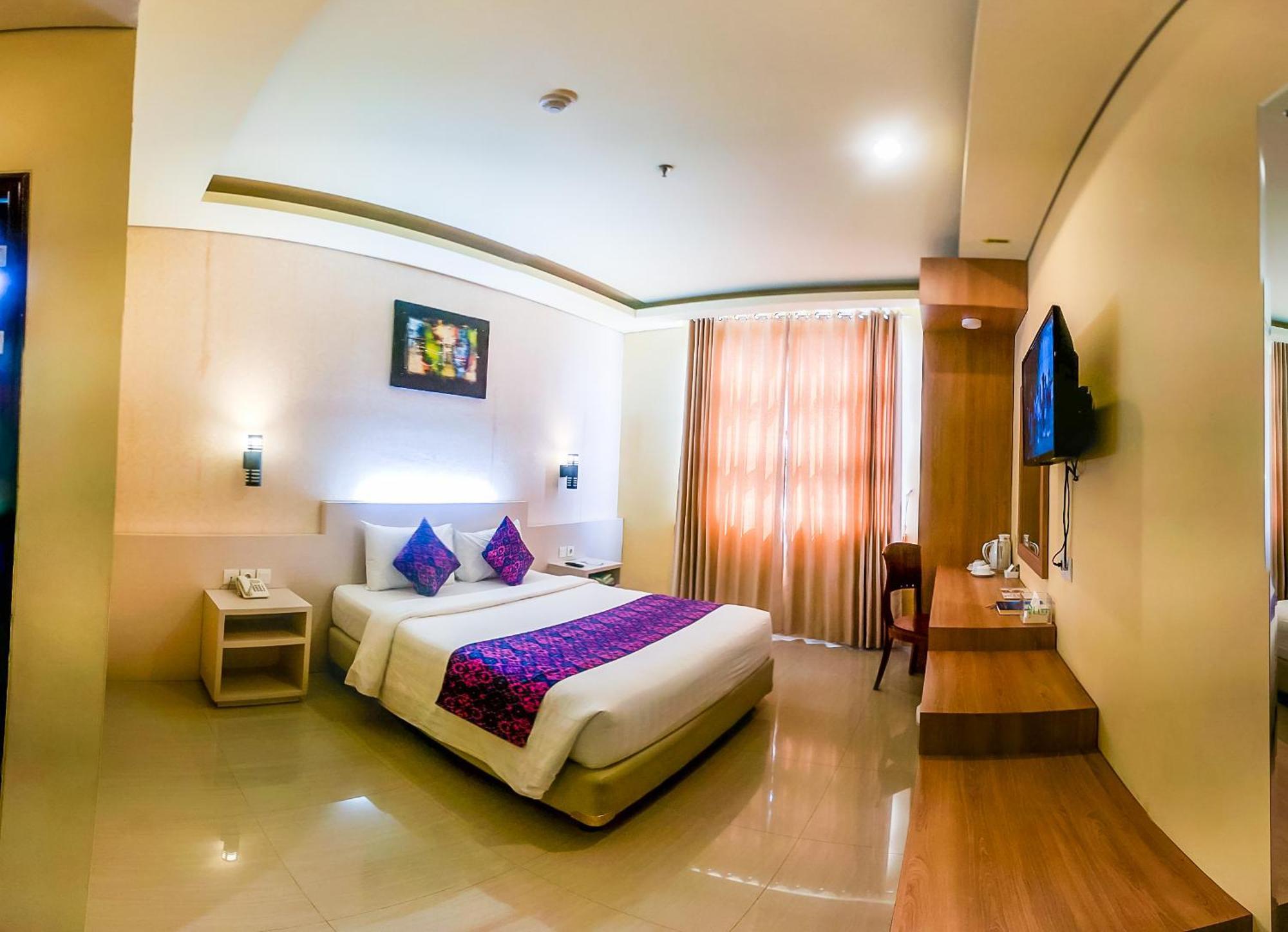 Grand Madani Hotel Mataram Esterno foto