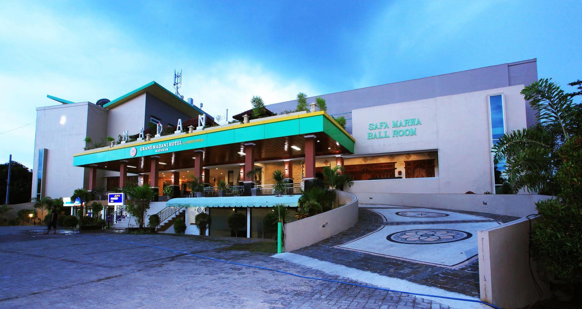 Grand Madani Hotel Mataram Esterno foto