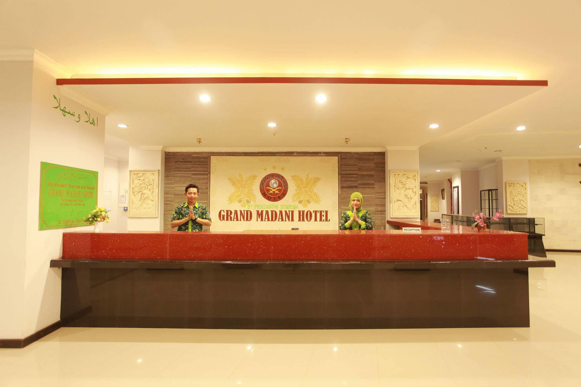 Grand Madani Hotel Mataram Esterno foto