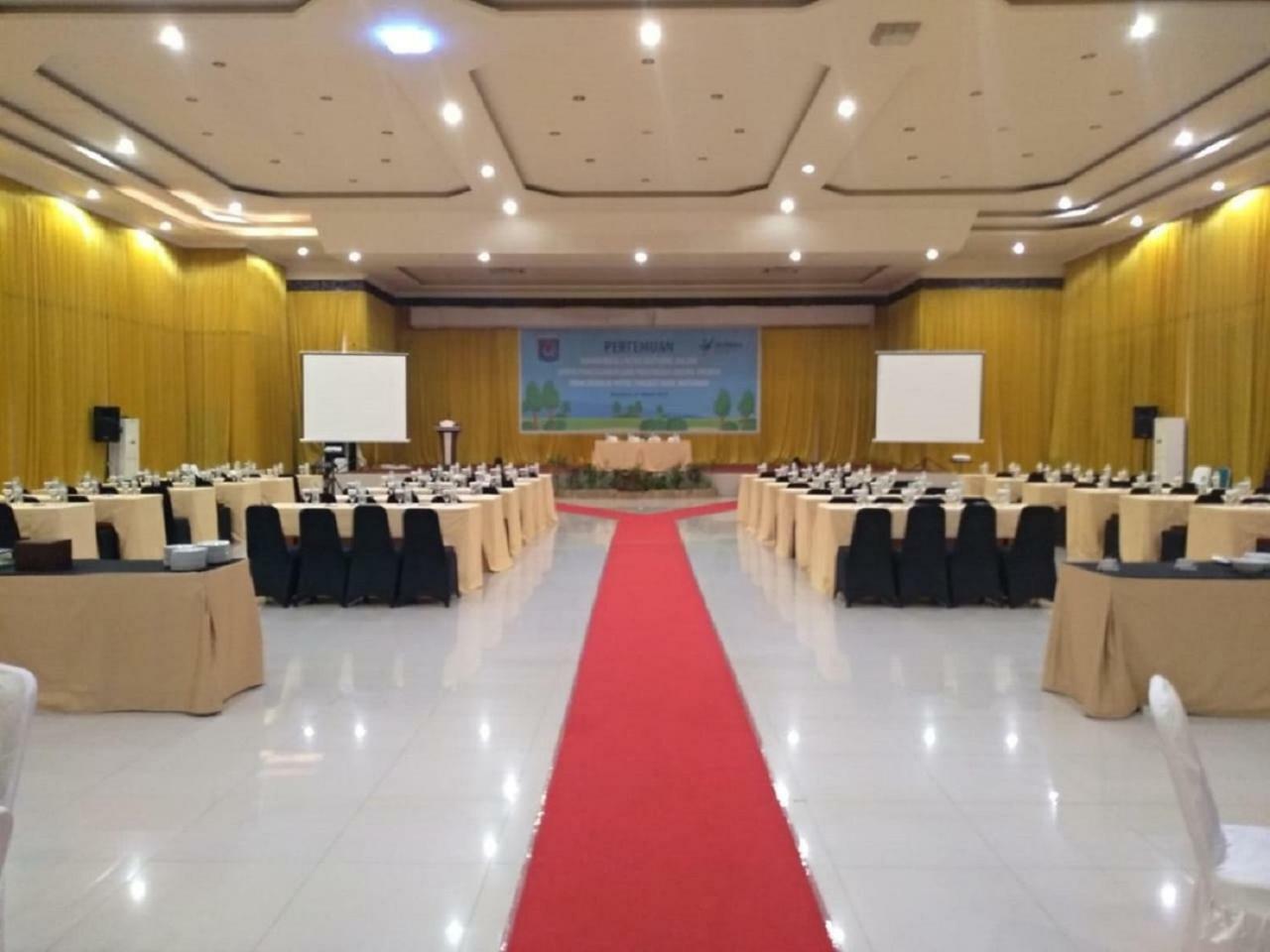 Grand Madani Hotel Mataram Esterno foto